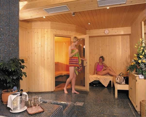 Hotel Moritz Dobbiaco Zewnętrze zdjęcie
